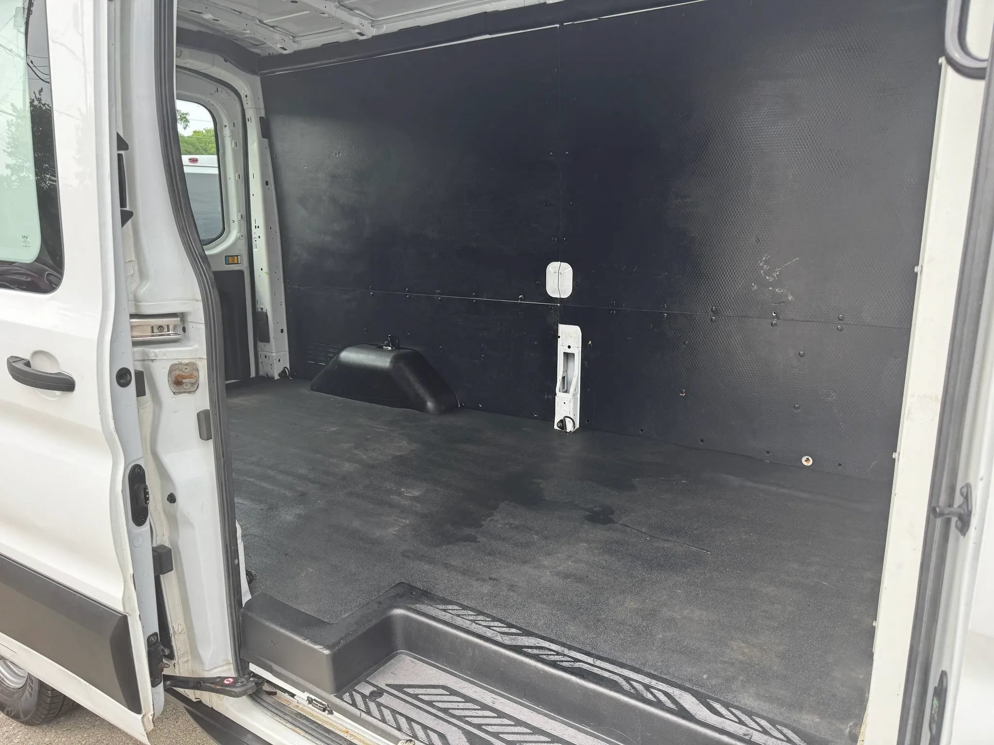 Used 2020 Ford Transit 250 Medium Roof AWD w/ Load Area Protection Package image 30