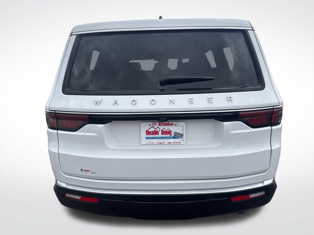 Used 2025 Jeep Wagoneer 4WD image 4