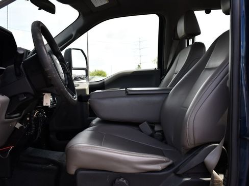 Used 2019 Ford F250 XL w/ Power Equipment Group AWD/4WD image 16