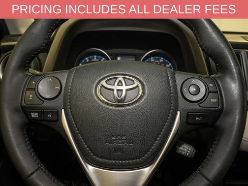 Used 2018 Toyota RAV4 XLE FWD image 19