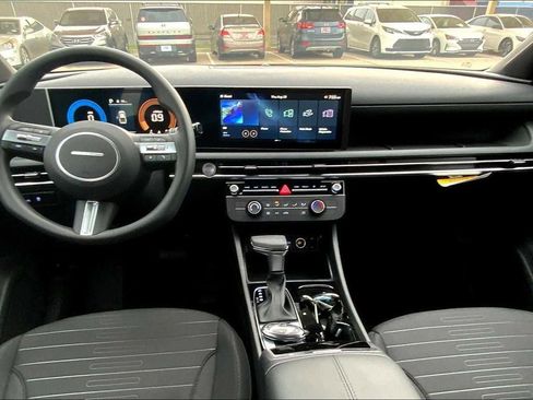 New 2026 Hyundai Santa Cruz SE FWD image 5