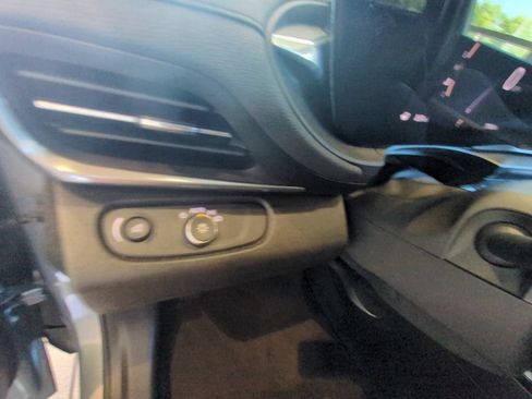 Used 2024 Buick Envista Preferred w/ Convenience I Package FWD image 11