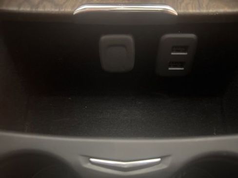 Used 2017 Cadillac Escalade ESV Premium Luxury image 18