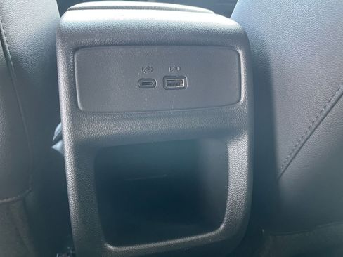 Used 2025 Chevrolet Trax LT image 23