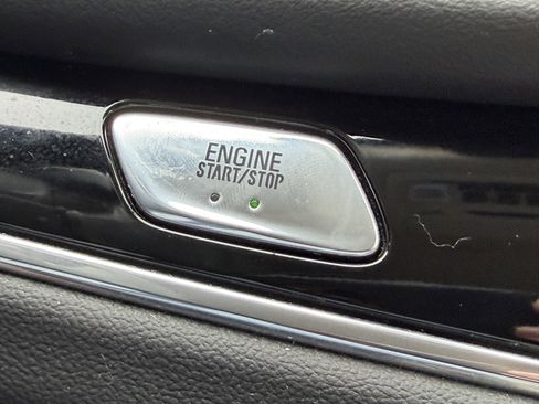 Used 2024 Buick Enclave Avenir w/ Avenir Technology Package image 27