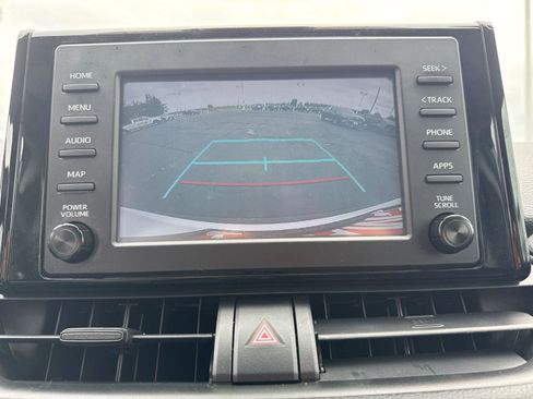 Used 2019 Toyota RAV4 XLE FWD image 19