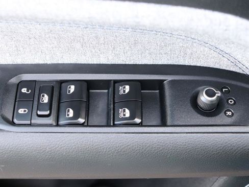 Used 2024 Jeep Compass Latitude AWD/4WD image 45