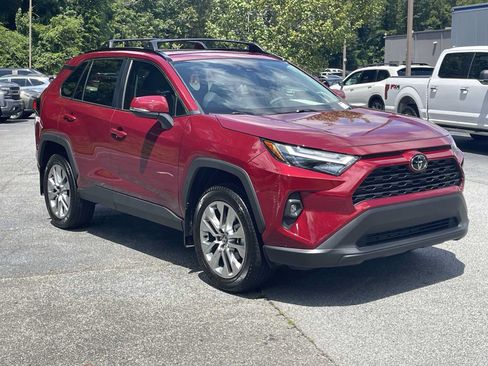 Used 2025 Toyota RAV4 XLE Premium w/ Weather Package FWD image 5