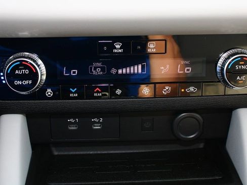 New 2026 Mitsubishi Outlander SEL image 37