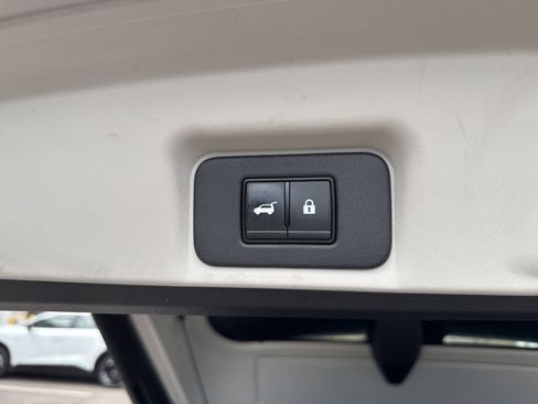 Certified 2023 Nissan Ariya AWD image 15