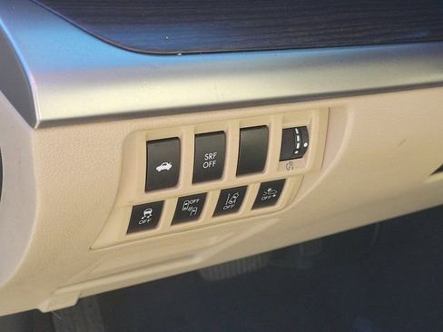 Used 2017 Subaru Legacy 2.5i Limited image 19