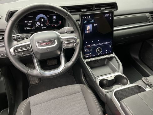 Certified 2025 GMC Terrain Elevation w/ Black Edition AWD/4WD image 12