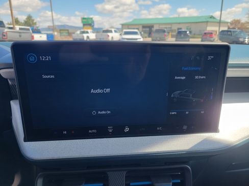 Used 2025 Ford Maverick XLT w/ Equipment Group 301A AWD/4WD image 9