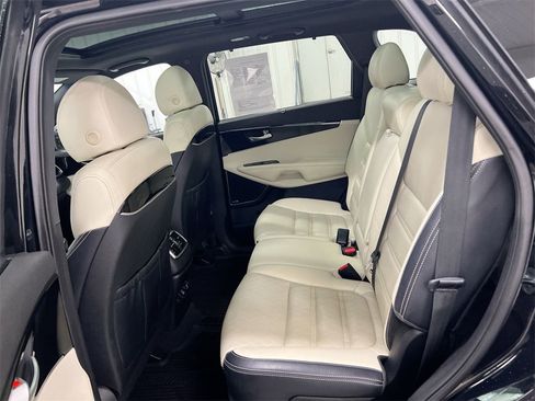Used 2018 Kia Sorento SX image 24