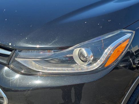 Used 2021 Chevrolet Trax LT w/ Midnight Edition AWD/4WD image 31