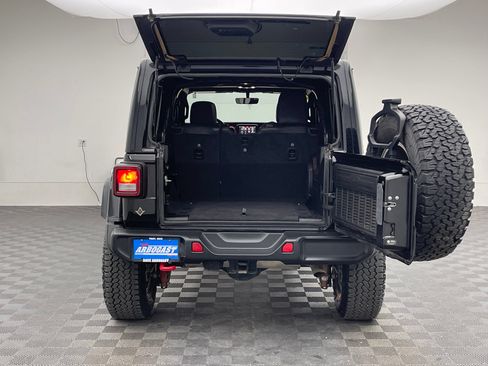 Used 2023 Jeep Wrangler Unlimited Rubicon w/ Xtreme 35 Tire Package AWD/4WD image 10