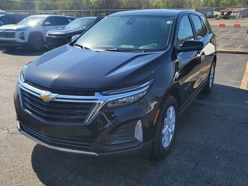 Used 2024 Chevrolet Equinox LT image 2