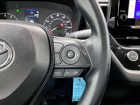 Used 2025 Toyota Corolla LE image 23