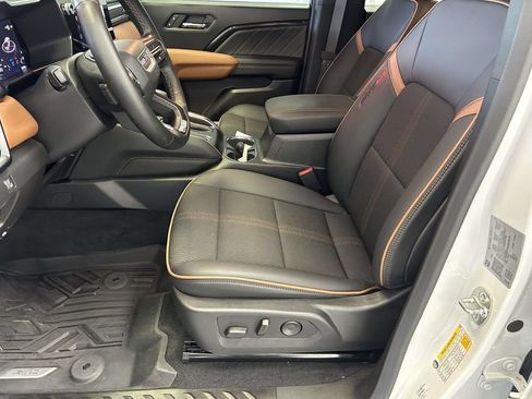 Used 2025 GMC Canyon AT4 AWD/4WD image 15
