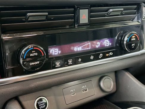 Used 2022 Nissan Rogue SV image 18