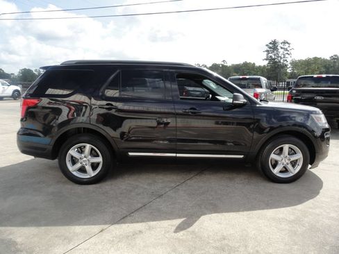 Used 2019 Ford Explorer XLT w/ Equipment Group 201A FWD image 5