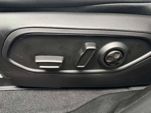 New 2025 Jeep Grand Cherokee L Laredo image 28