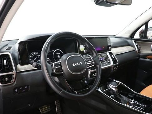 Used 2022 Kia Sorento SX Prestige w/ Rust Color Package AWD/4WD image 16