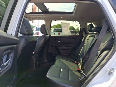 Used 2024 Nissan Rogue SV w/ SV Premium Package AWD/4WD image 11