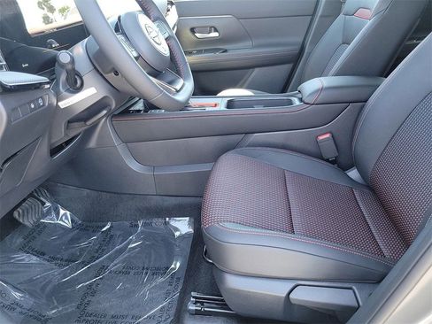 New 2026 Nissan Kicks SR image 13