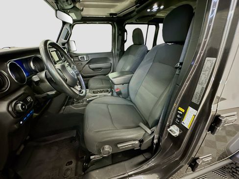 Used 2023 Jeep Wrangler Unlimited w/ Cold Weather Group AWD/4WD image 13