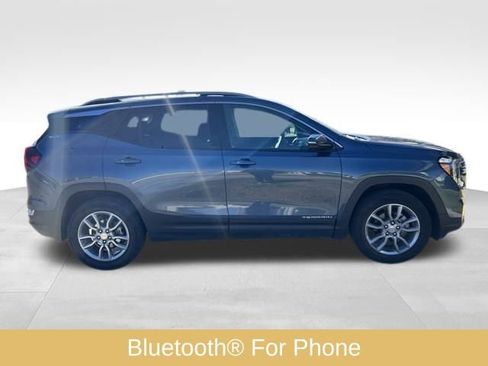 Used 2024 GMC Terrain SLT image 10