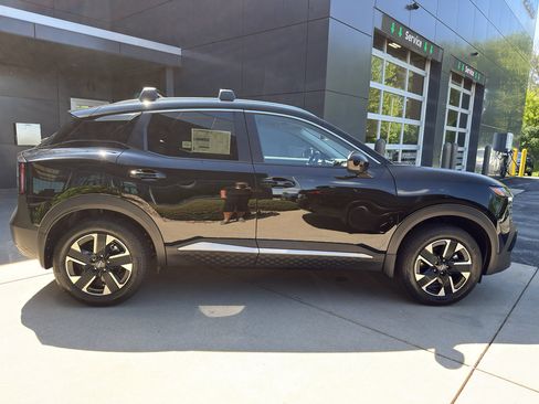 New 2026 Nissan Kicks SV w/ Cold Weather Package AWD/4WD image 4
