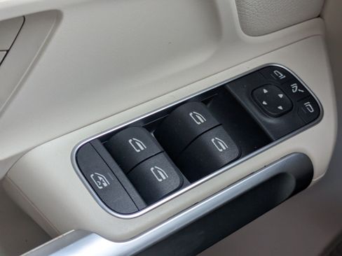 Used 2020 Mercedes-Benz GLB 250 image 23