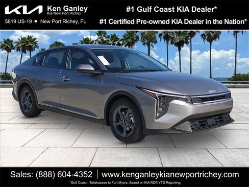 New 2025 Kia K4 LXS image 1