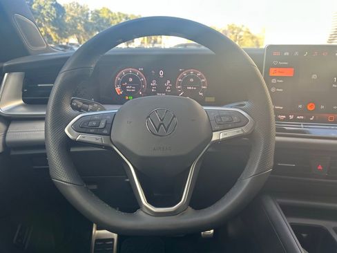 New 2026 Volkswagen Tiguan SE R-Line FWD image 19