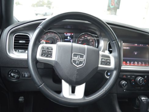 Used 2014 Dodge Charger R/T w/ Wheels & Tunes Group image 32