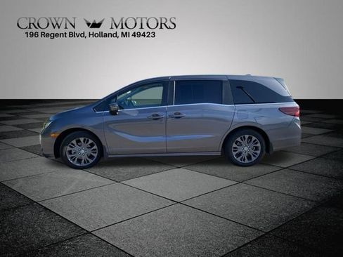 Used 2025 Honda Odyssey Touring image 10