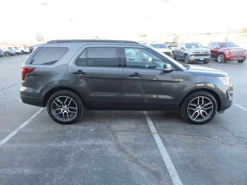 Used 2017 Ford Explorer Sport w/ Equipment Group 401A image 6