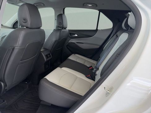 Used 2020 Chevrolet Equinox LS w/ LS Convenience Package image 16