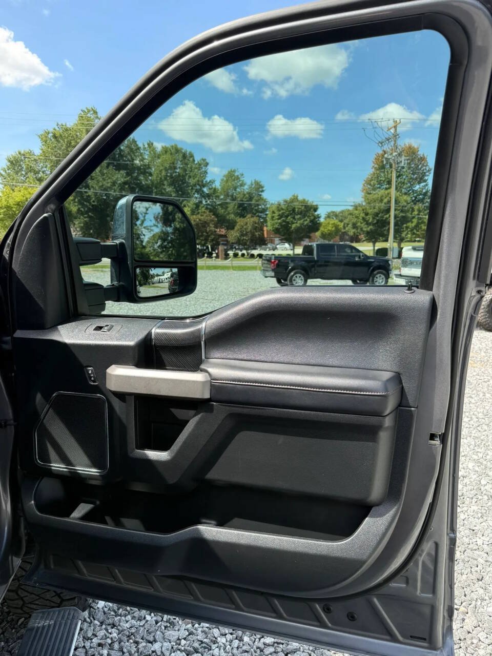 Used 2021 Ford F250 Platinum w/ FX4 Off-Road Package AWD/4WD image 14