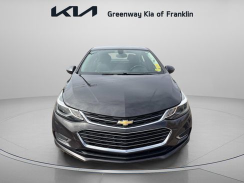 Used 2017 Chevrolet Cruze Premier image 2