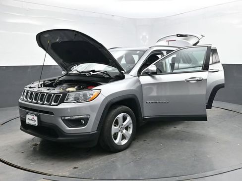 Used 2021 Jeep Compass Latitude image 42