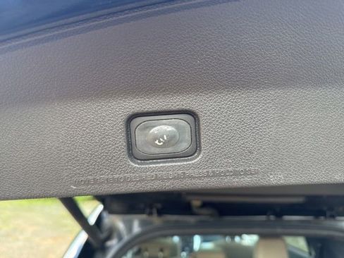 Used 2014 Ford Explorer XLT w/ Equipment Group 202A AWD/4WD image 16