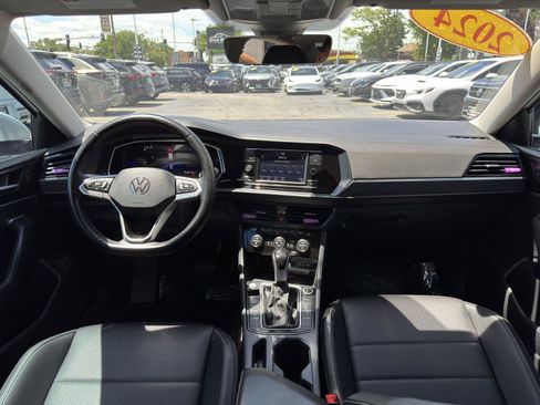 Used 2024 Volkswagen Jetta SE FWD image 33