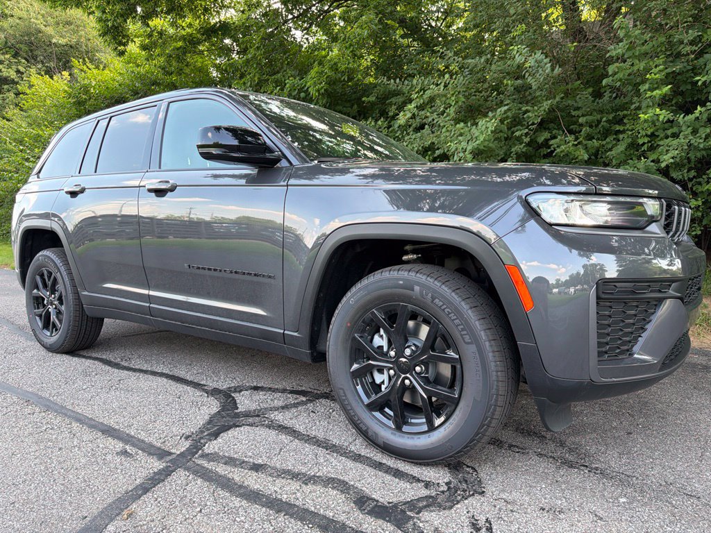 New 2026 Jeep Grand Cherokee Altitude AWD/4WD image 46