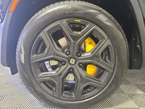 Used 2023 Rivian R1T Launch Edition AWD/4WD image 9