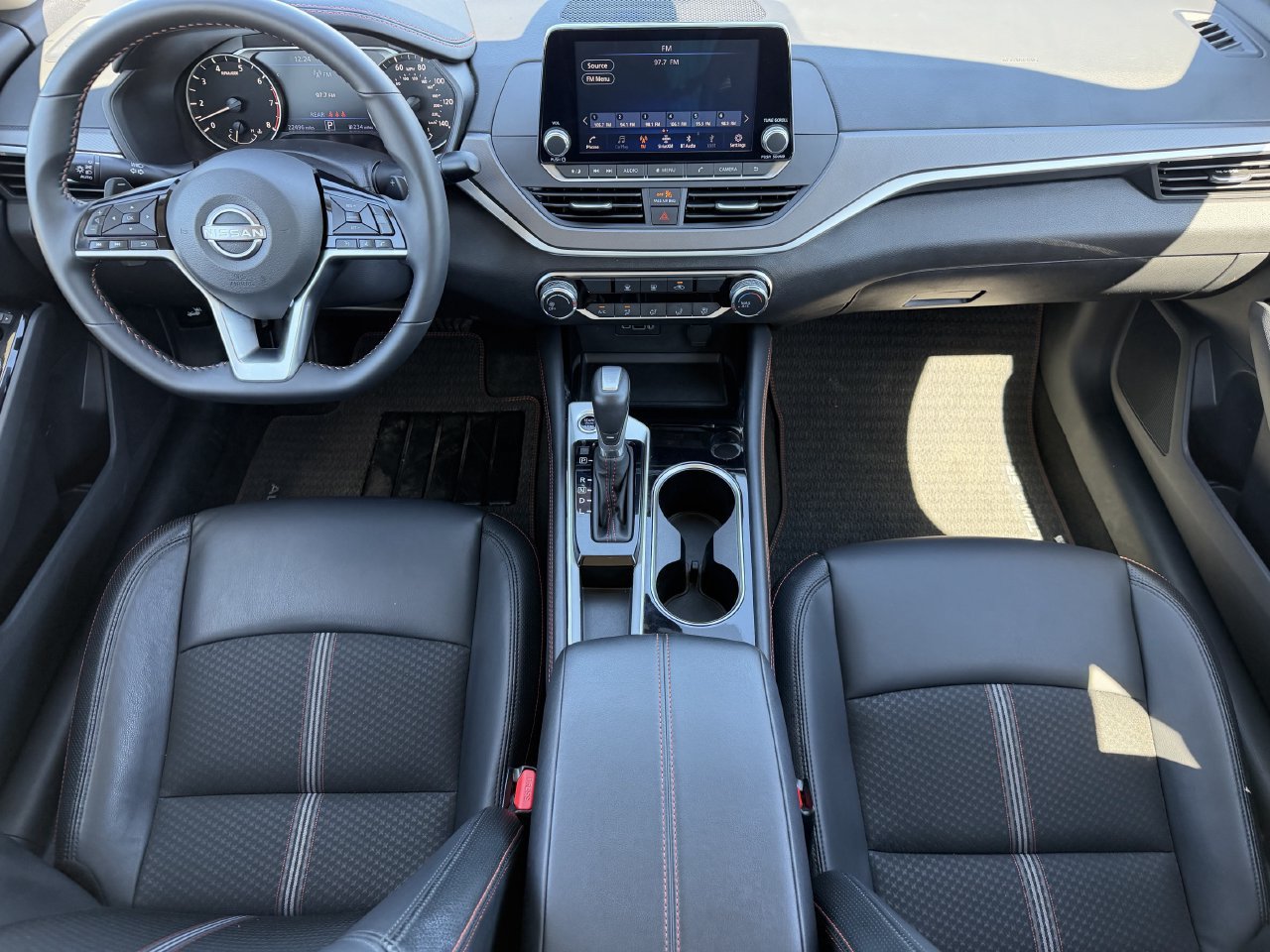 Used 2025 Nissan Altima 2.5 SR FWD image 10