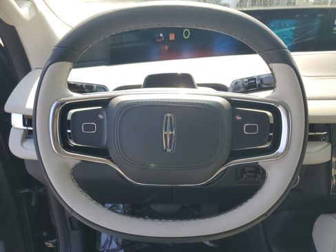 New 2026 Lincoln Navigator Reserve AWD/4WD image 16