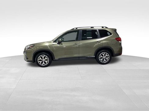 Certified 2022 Subaru Forester Premium image 6