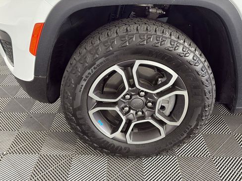 Used 2023 Jeep Grand Cherokee Trailhawk w/ Luxury Tech Group III AWD/4WD image 18